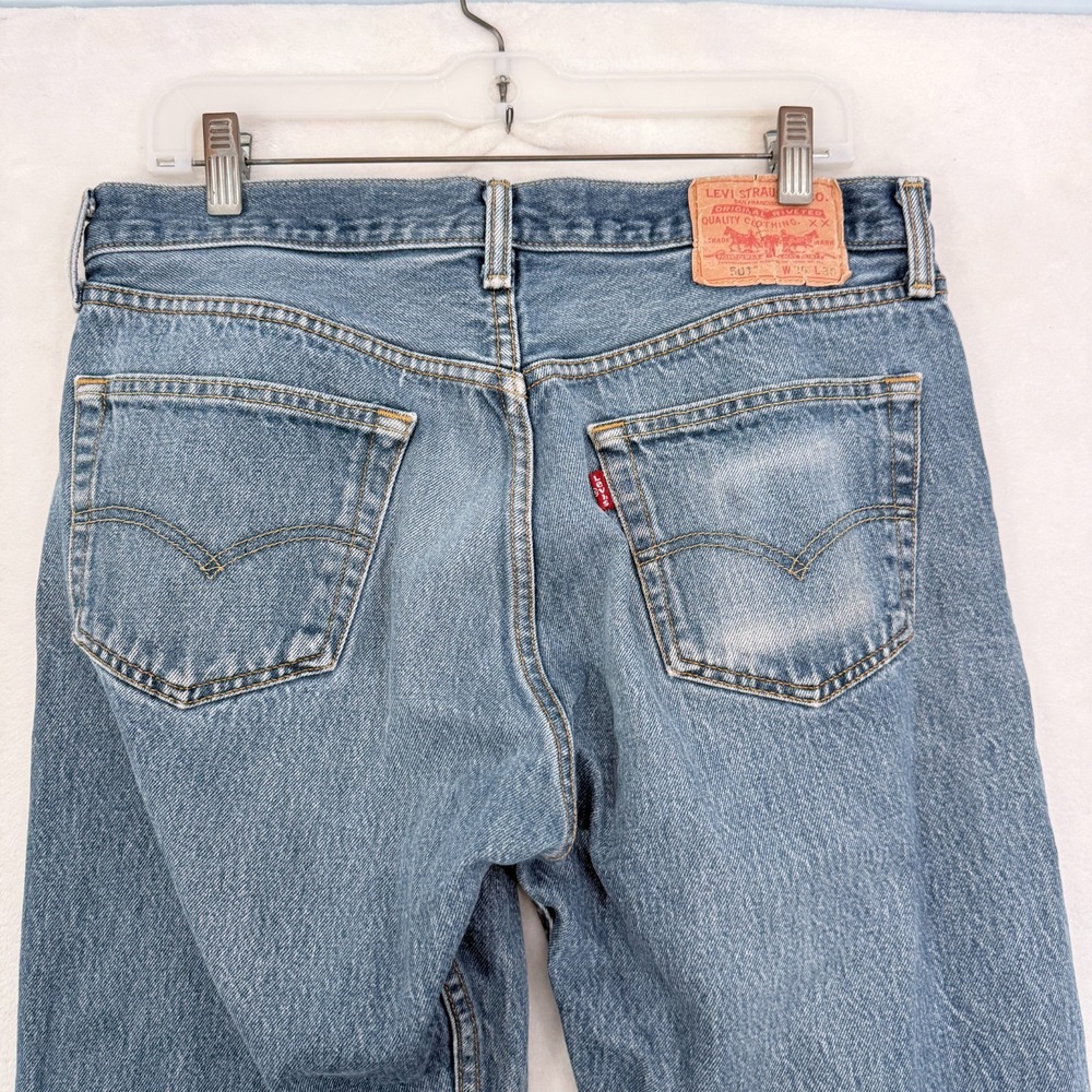 Levis 501 Jeans Mens 35x36 (32x31) Blue Straight Leg Button Fly - Picture 8 of 10
